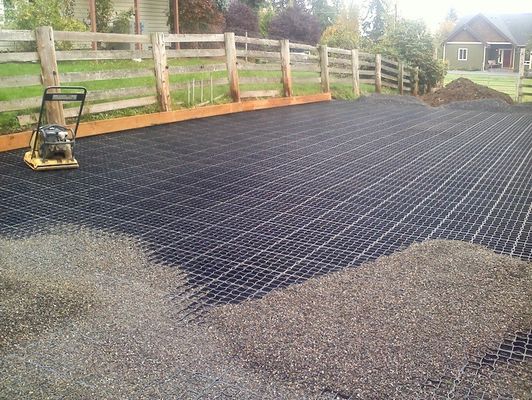 330*330*50MM HDPE-porieuze graspavels Plastic grasroosters voor parkeerterreinen op de oprit